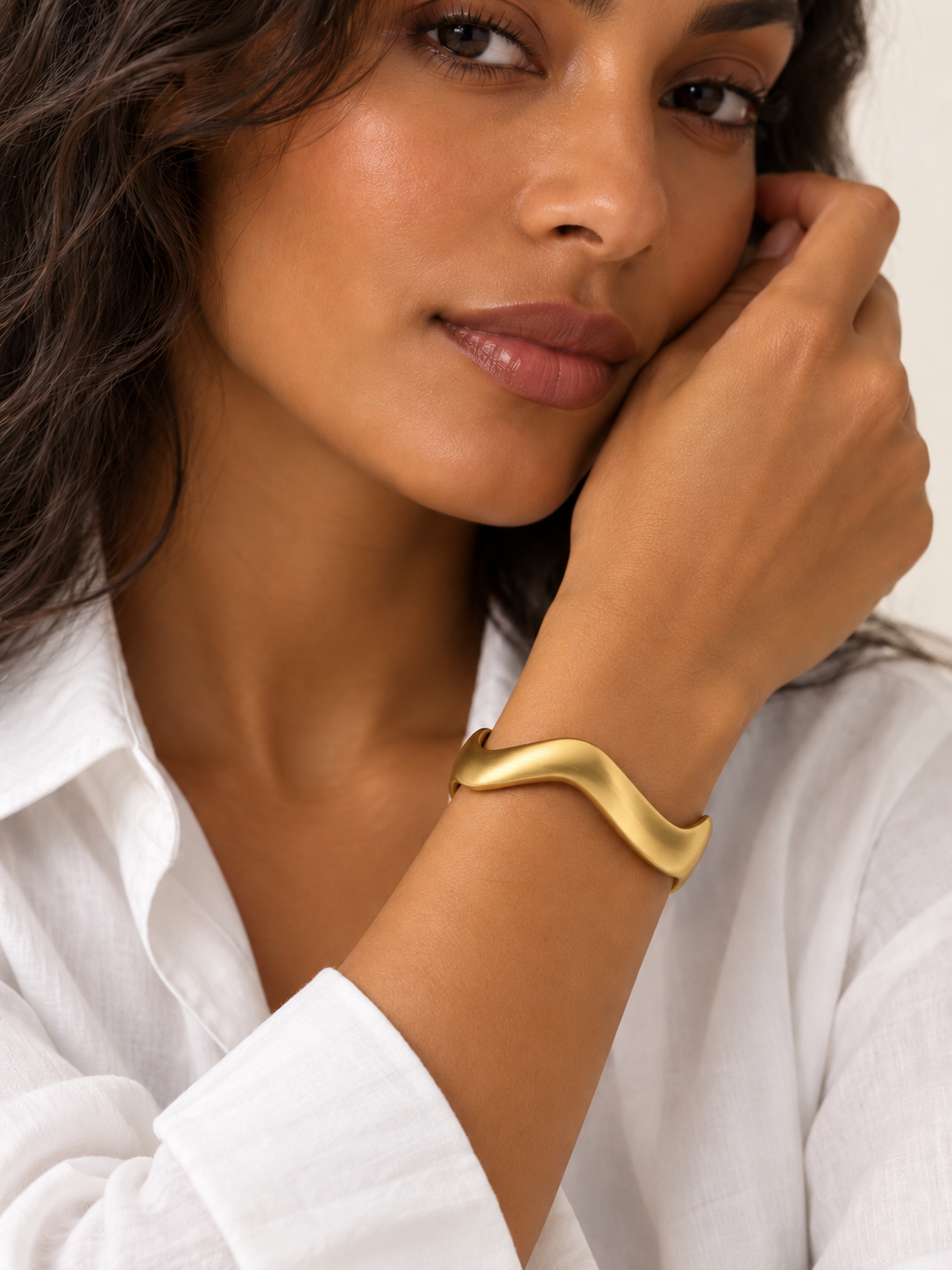 Bracelet jonc ondulé doré en acier inoxydable