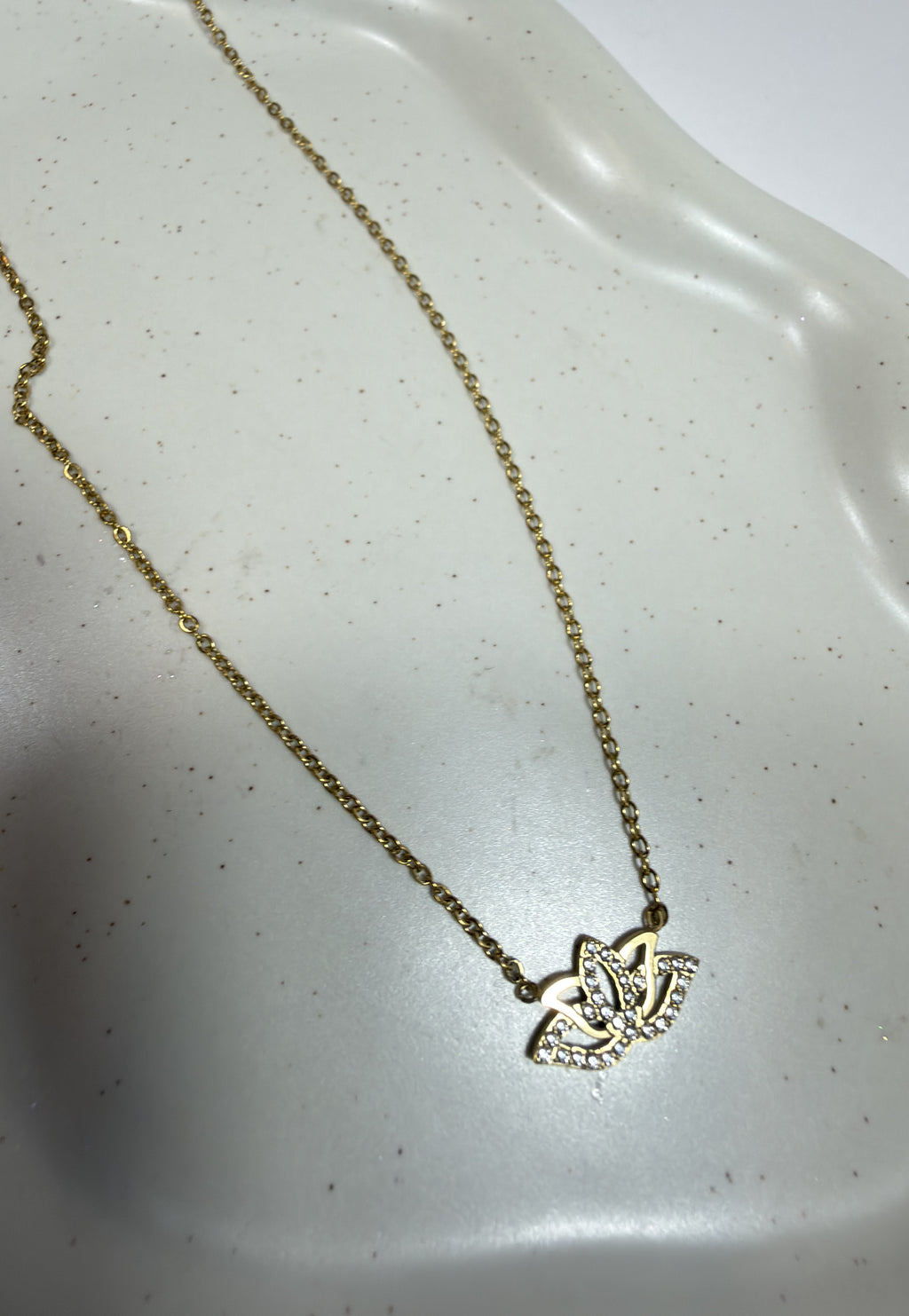 Collier Lotus