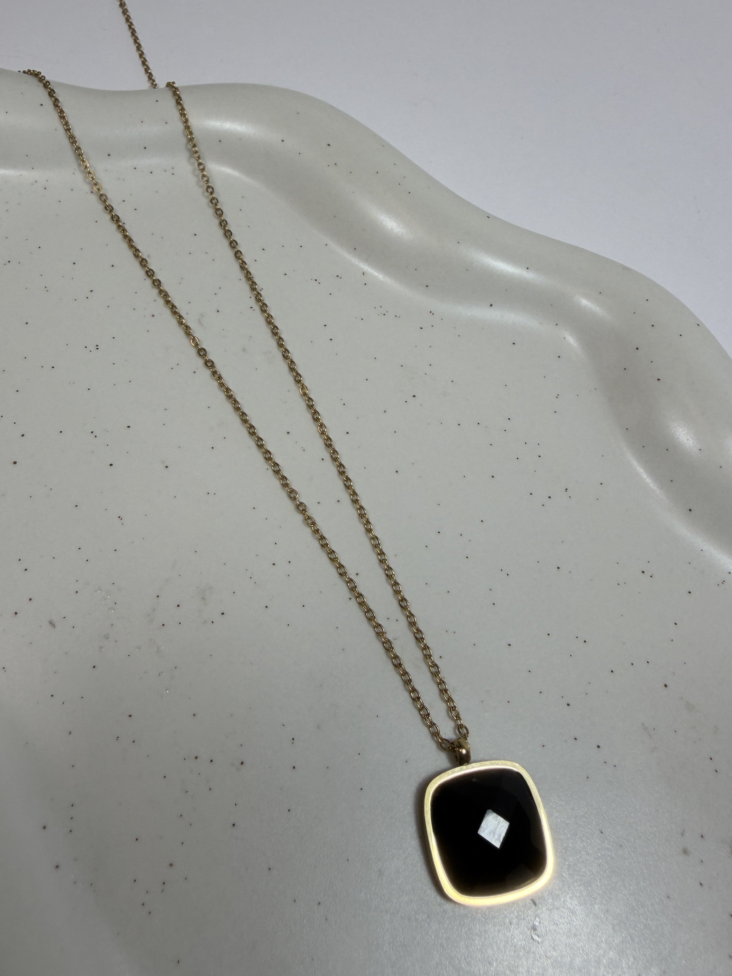 Collier Belly